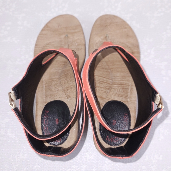 MODZORI Amaya Reversible Wedge Sandals - Picture 8 of 10